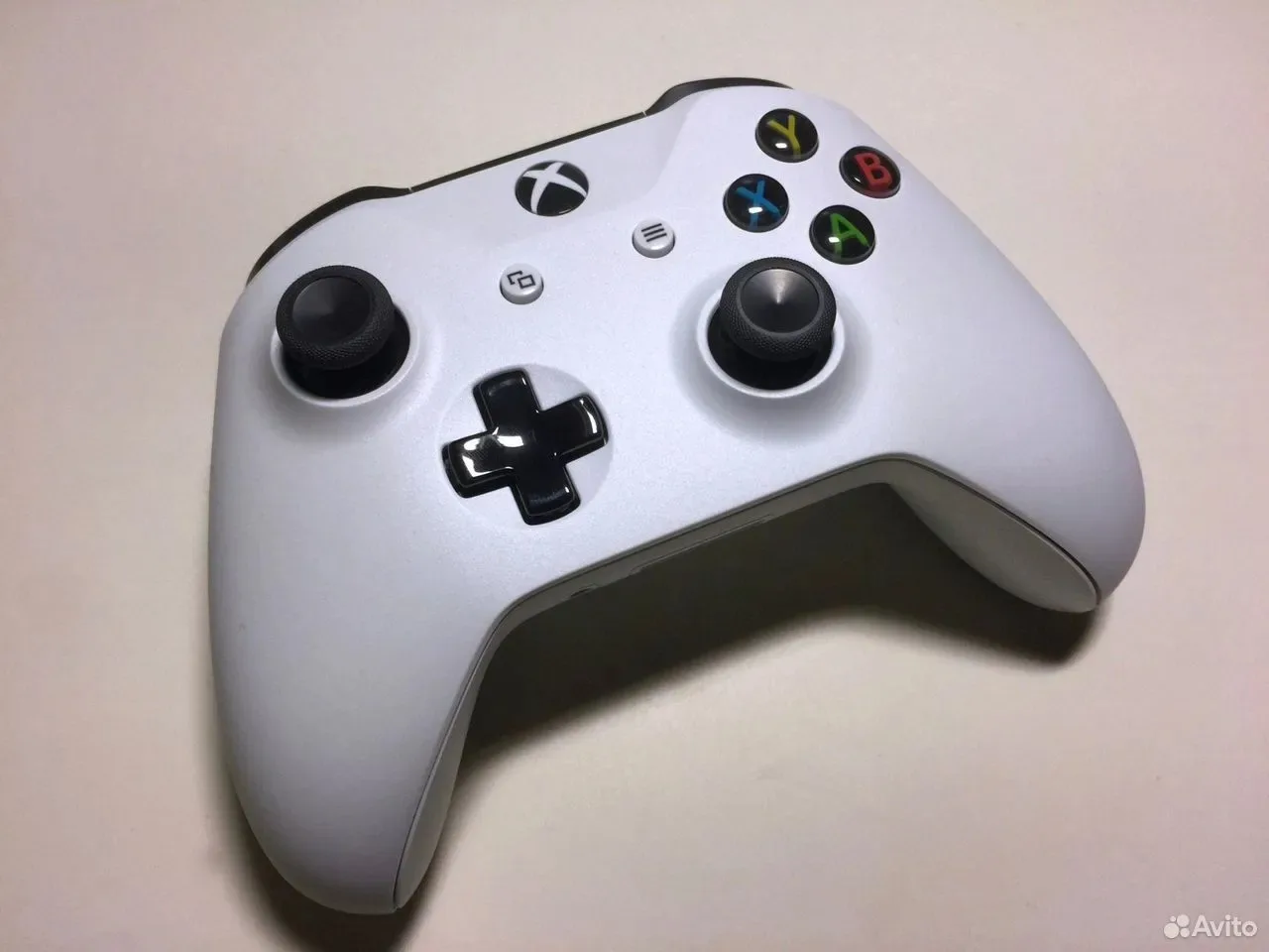 Продам джойстик Xbox ONE S/X