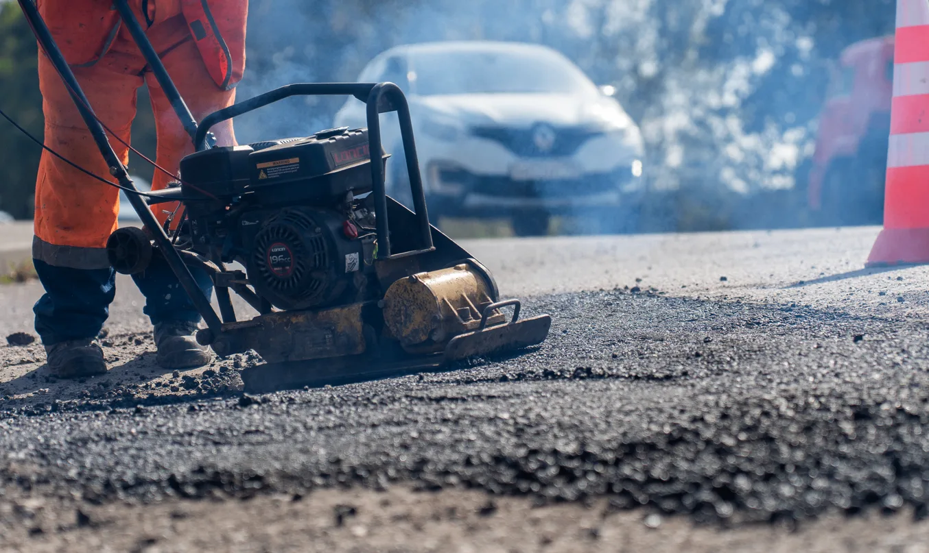 🛣️ В Серебряных Прудах устранили более 230 ям за неделю