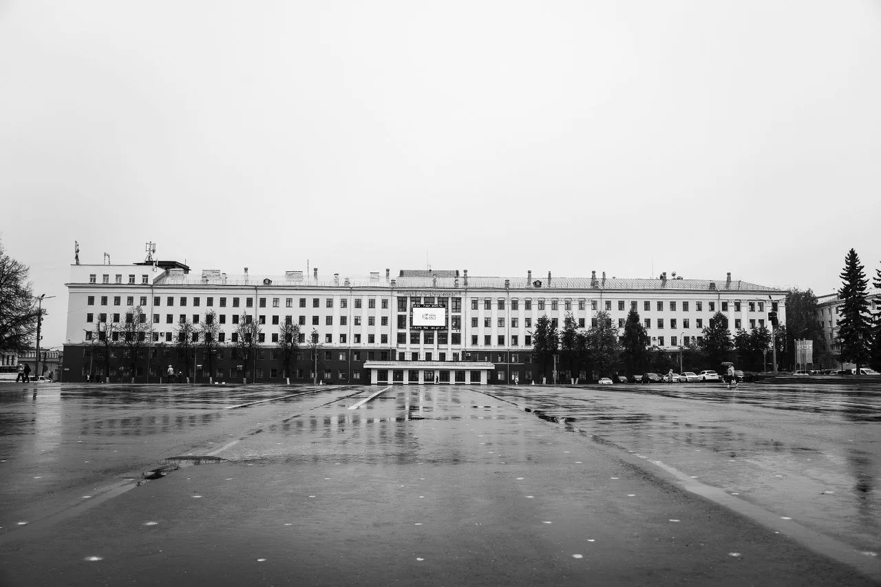 Иногда важно увидеть мир в черно-белых цветах, чтобы разглядеть то, чего не видно за бу...