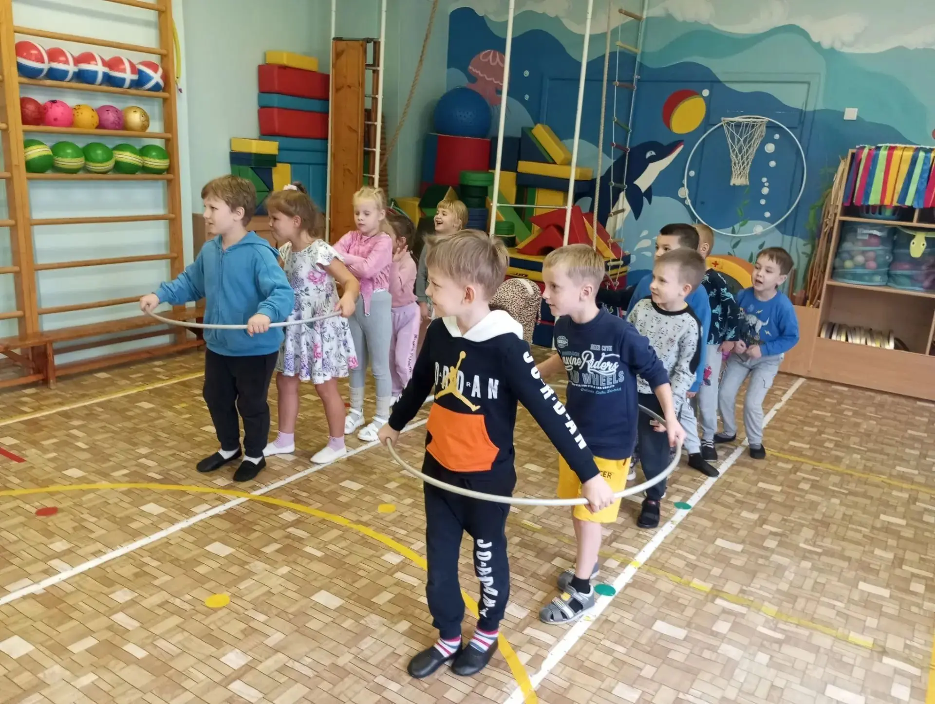 Сегодня на спортивном развлечении ребята👧🧒 подготовительной к школе группы №10 соверш...