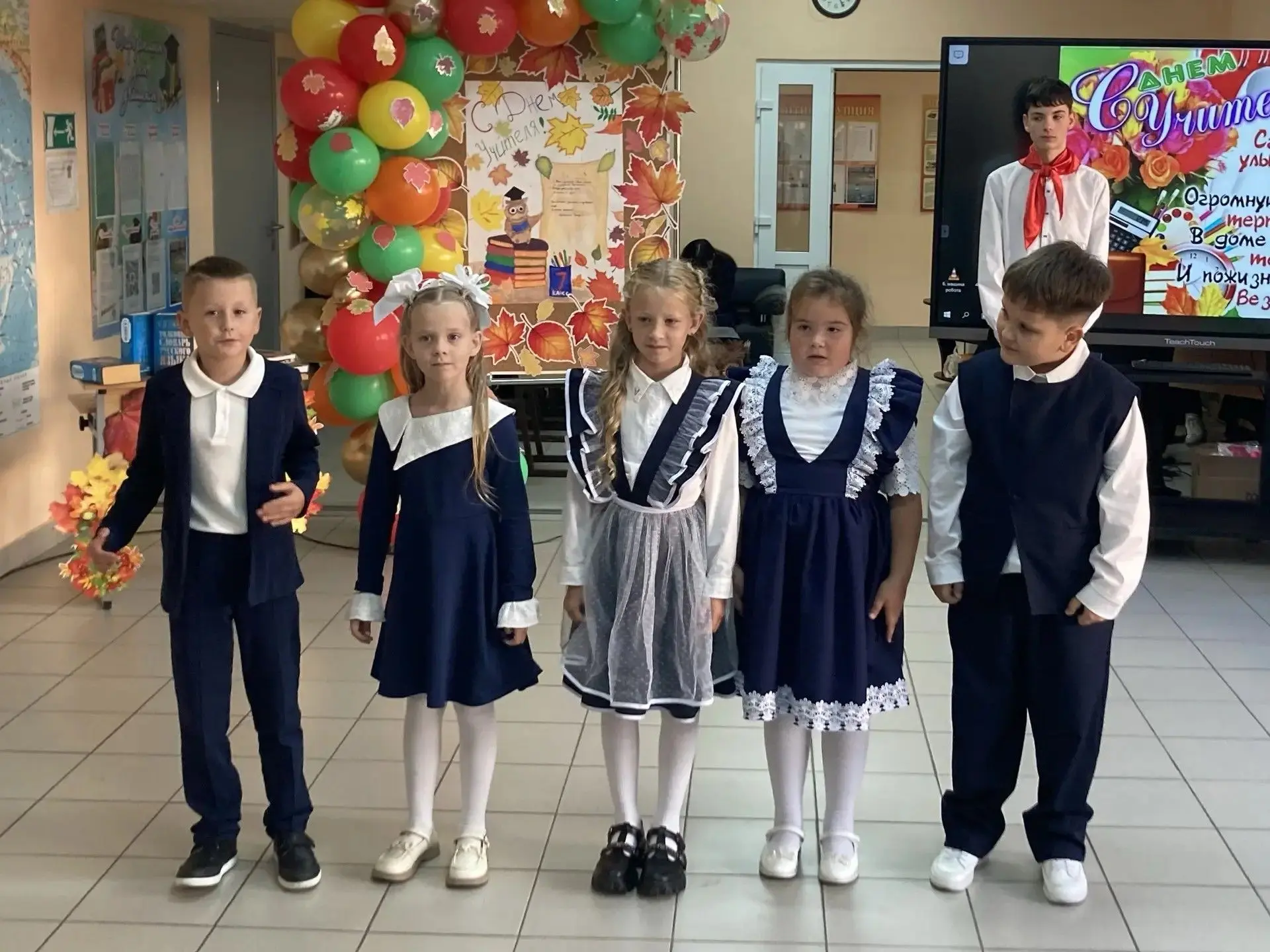 🎭🍁 Школьные подмостки: как мы поздравили любимых учителей! 🍂🎤В честь Дня учителя в ...