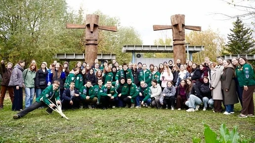 В Красноярске отреставрировали памятные символы студенческого движения