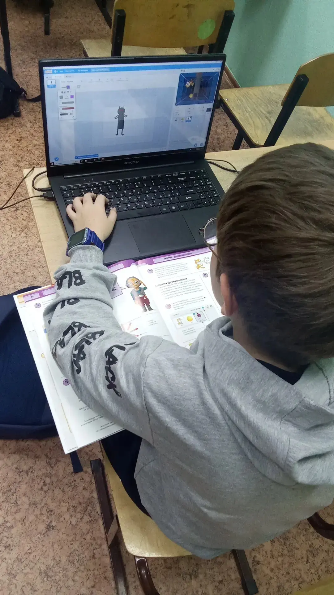🎨 Продолжаем занятия по информатике в Доме детского творчества!