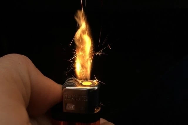 14-летний школьник поджёг заброшенный торговый павильон в Черняховске.