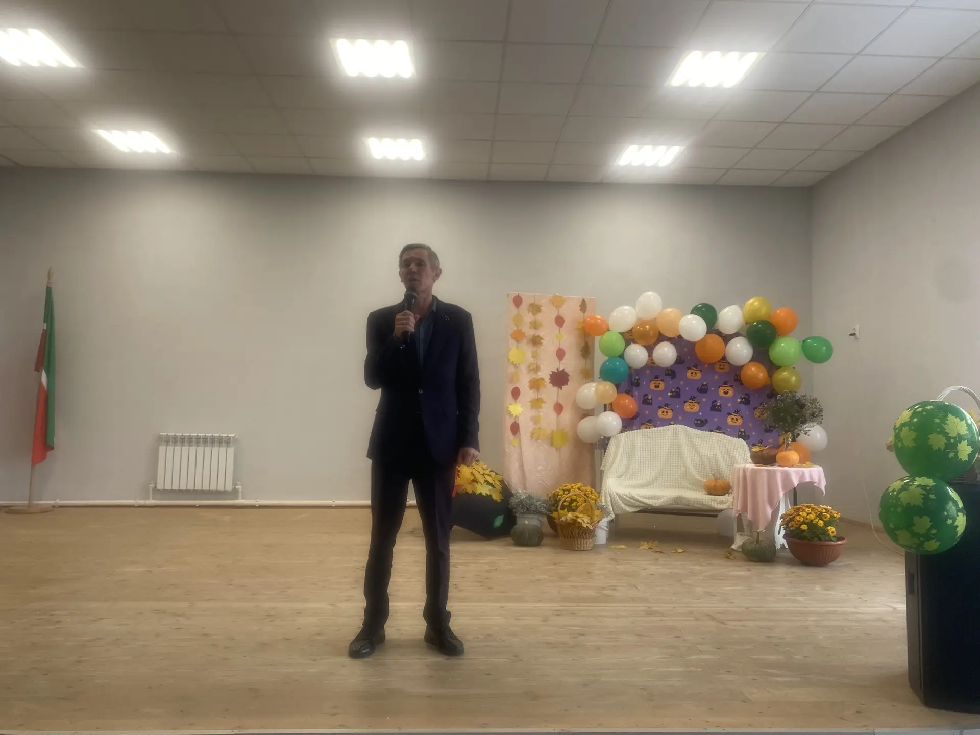 Мәктәбебездә Сөмбелә бәйрәме дәвам итә. Игътибар үзәгендә бүген 5 нче һәм 6 нчы сыйныф ...
