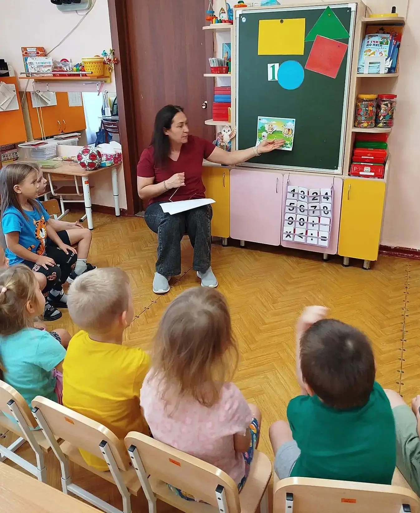 Кто такие соседи? 🤔 Те, кто просто  живет рядом, или те, кто всегда готов помочь и улы...