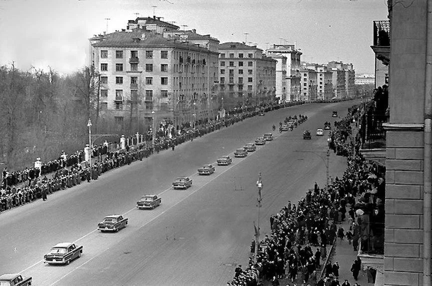 Москва, Ленинский проспект - встреча Юрия Гагарина после полёта в космос. 1961 год. 🚀