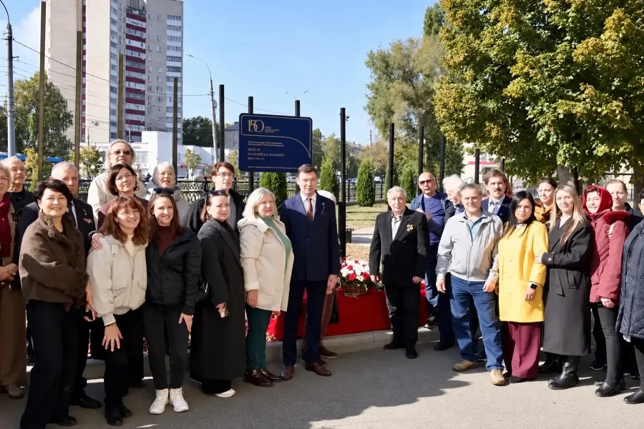 🧑‍🎓📚 В День учителя мы вспоминаем тех, кто когда-то зажёг в нас любовь к делу, и тех...