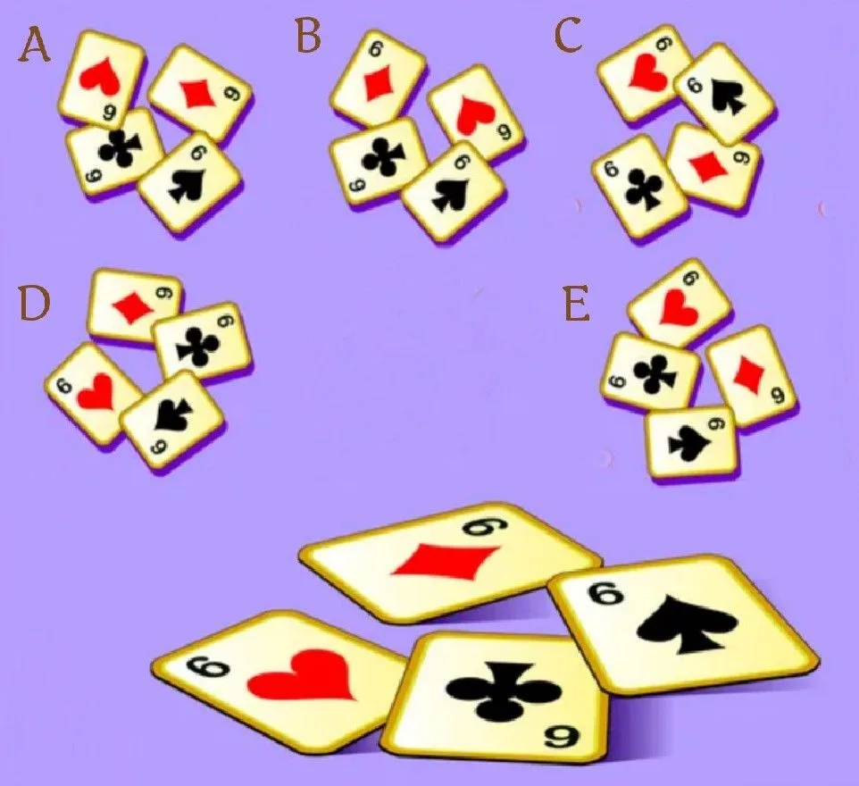 Какой правильный вид сверху на игральные карты?🃏
