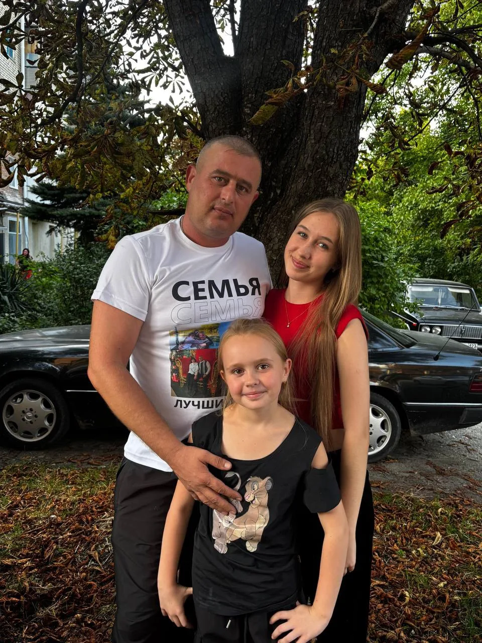 😊Первые участники нашей фотоакции Кругляков Андрей с дочерьми Кирой и Ксенией.