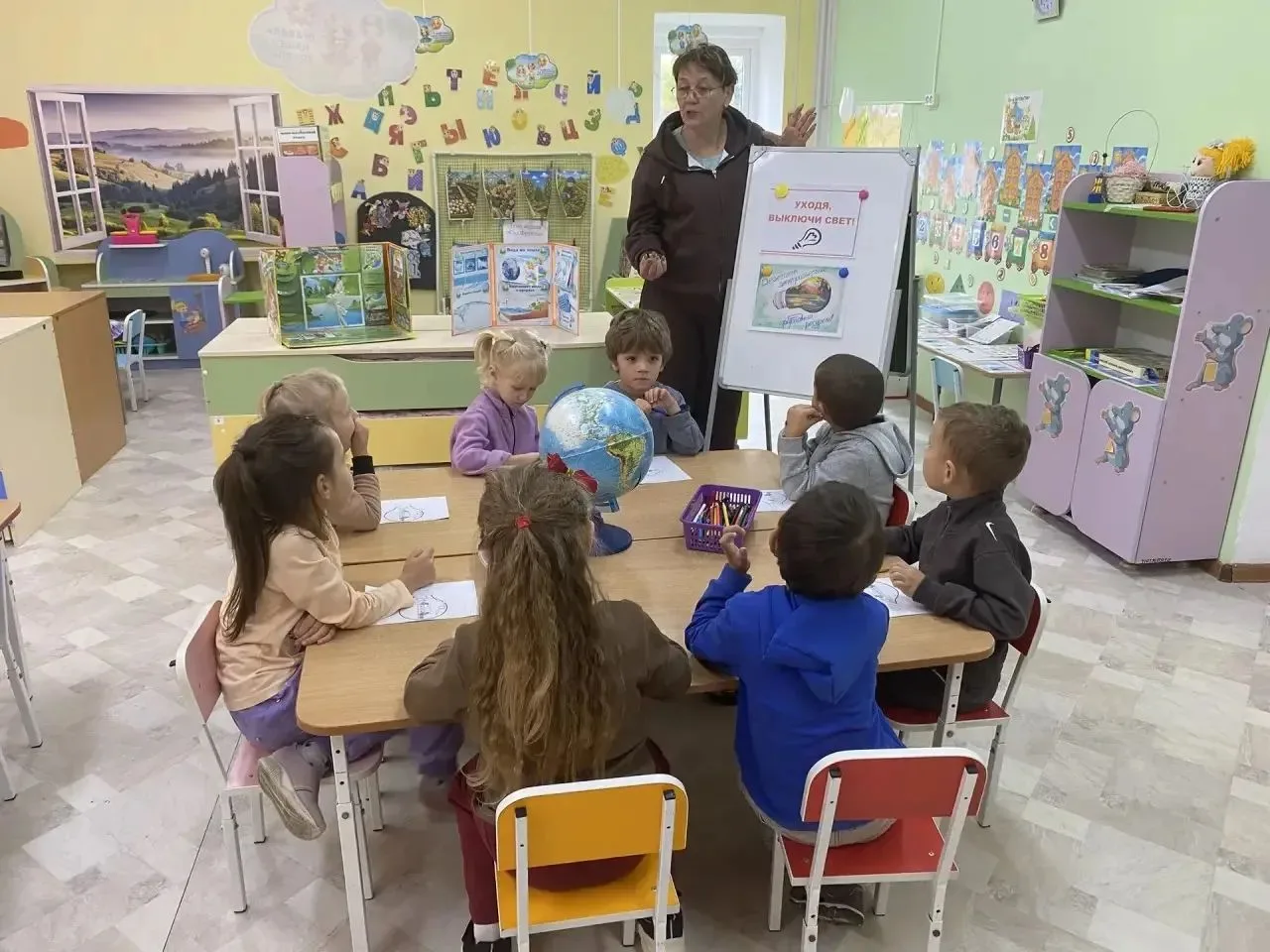 В рамках  акции «ЭнергосберегайКубань» воспитанники старшей группы «Светлячки» продолжа...
