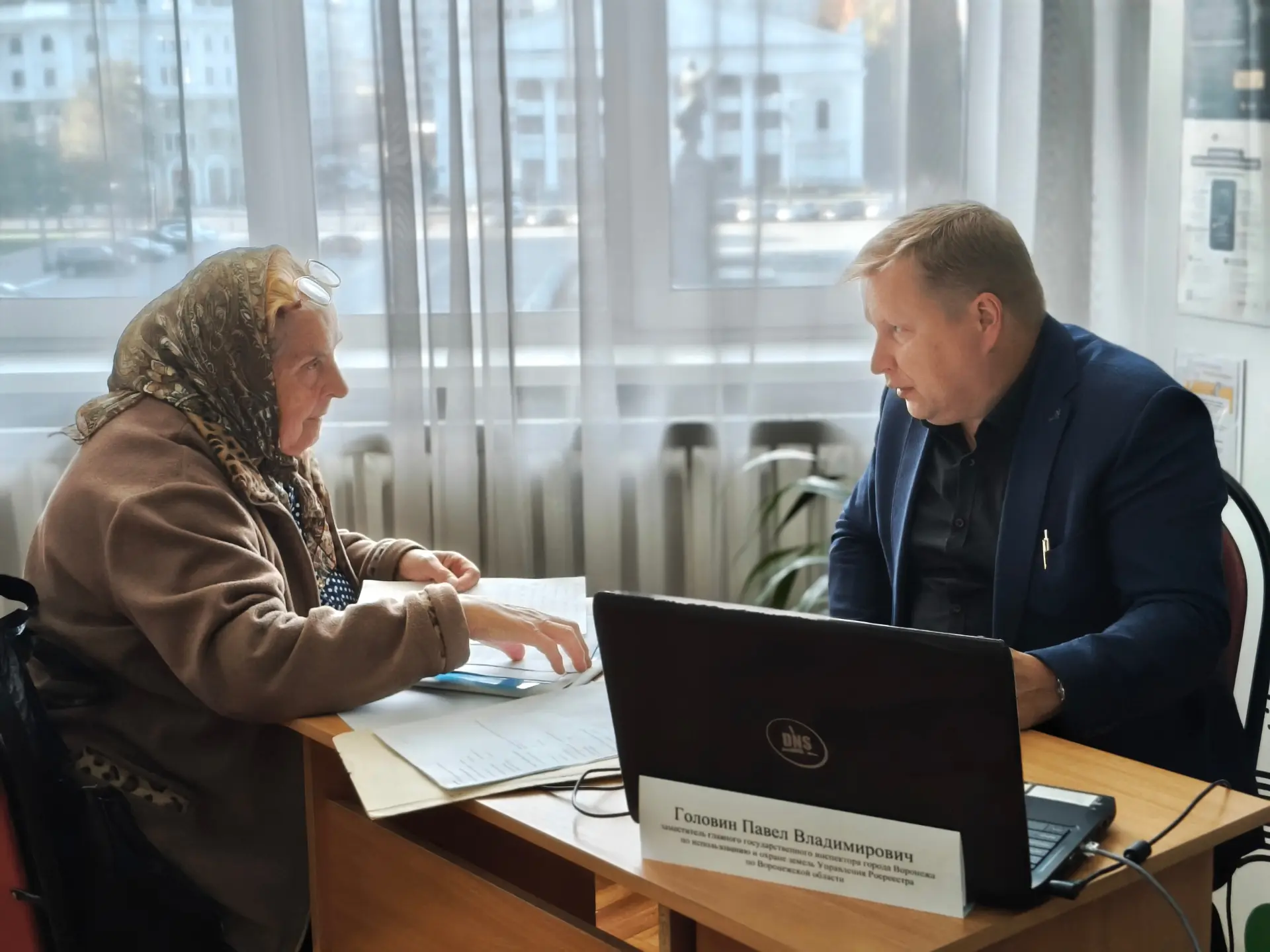 Виктор Григорьевич пришёл на приём с непростой ситуацией. Ему вместе с двумя соседями п...