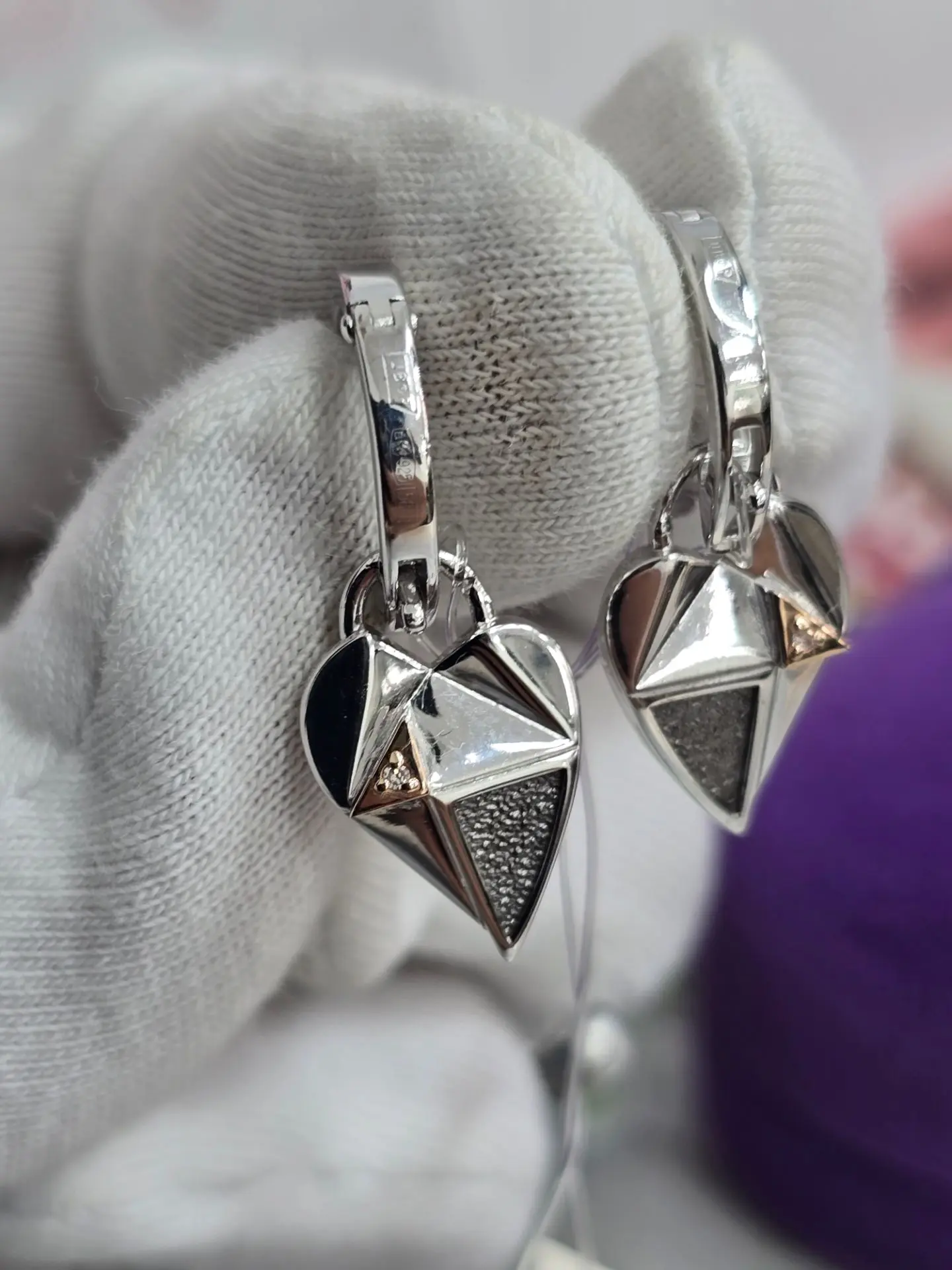 Серьги из серебра 925°, вставка бриллиант