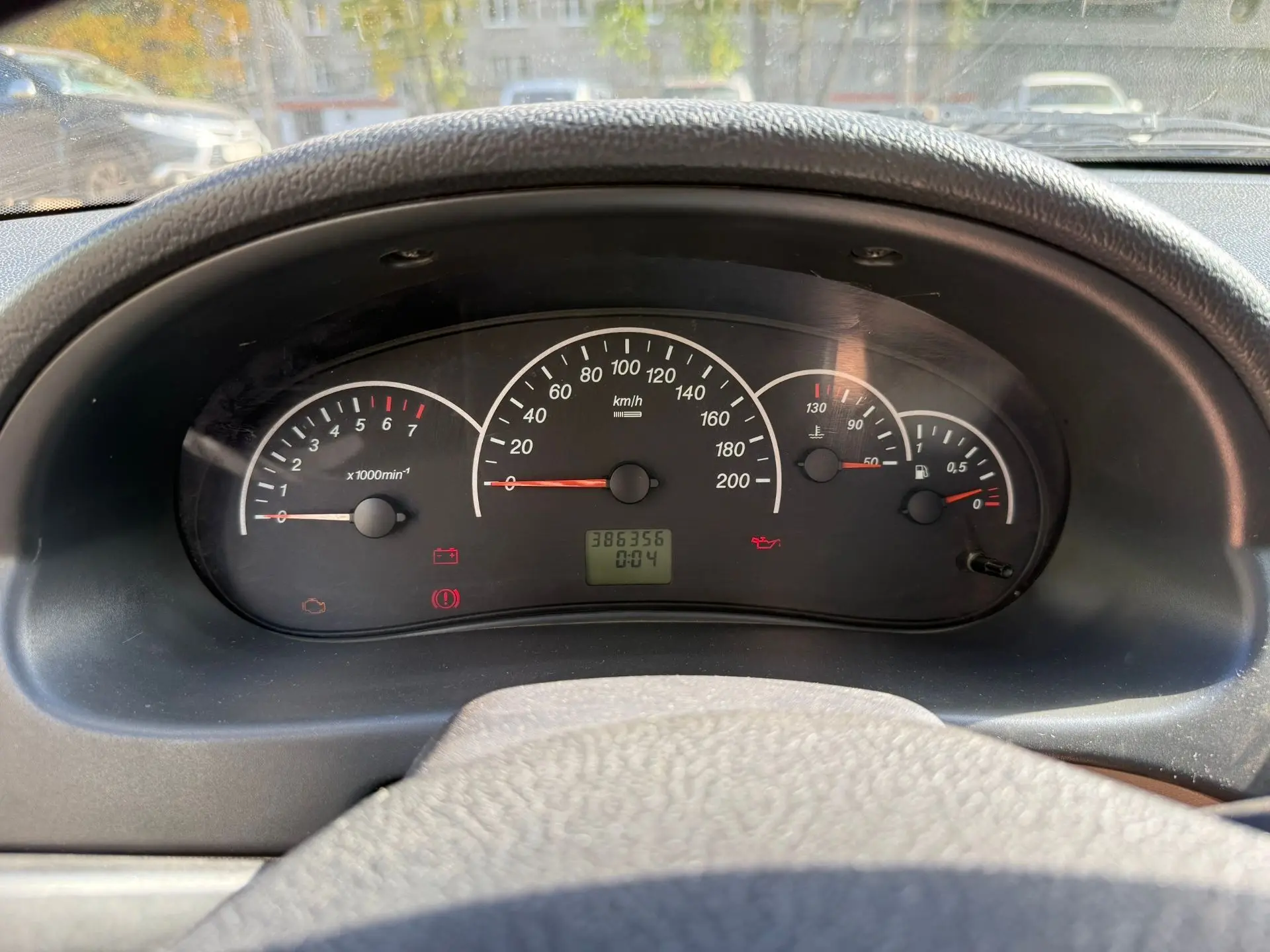 В продаже приора универсал.