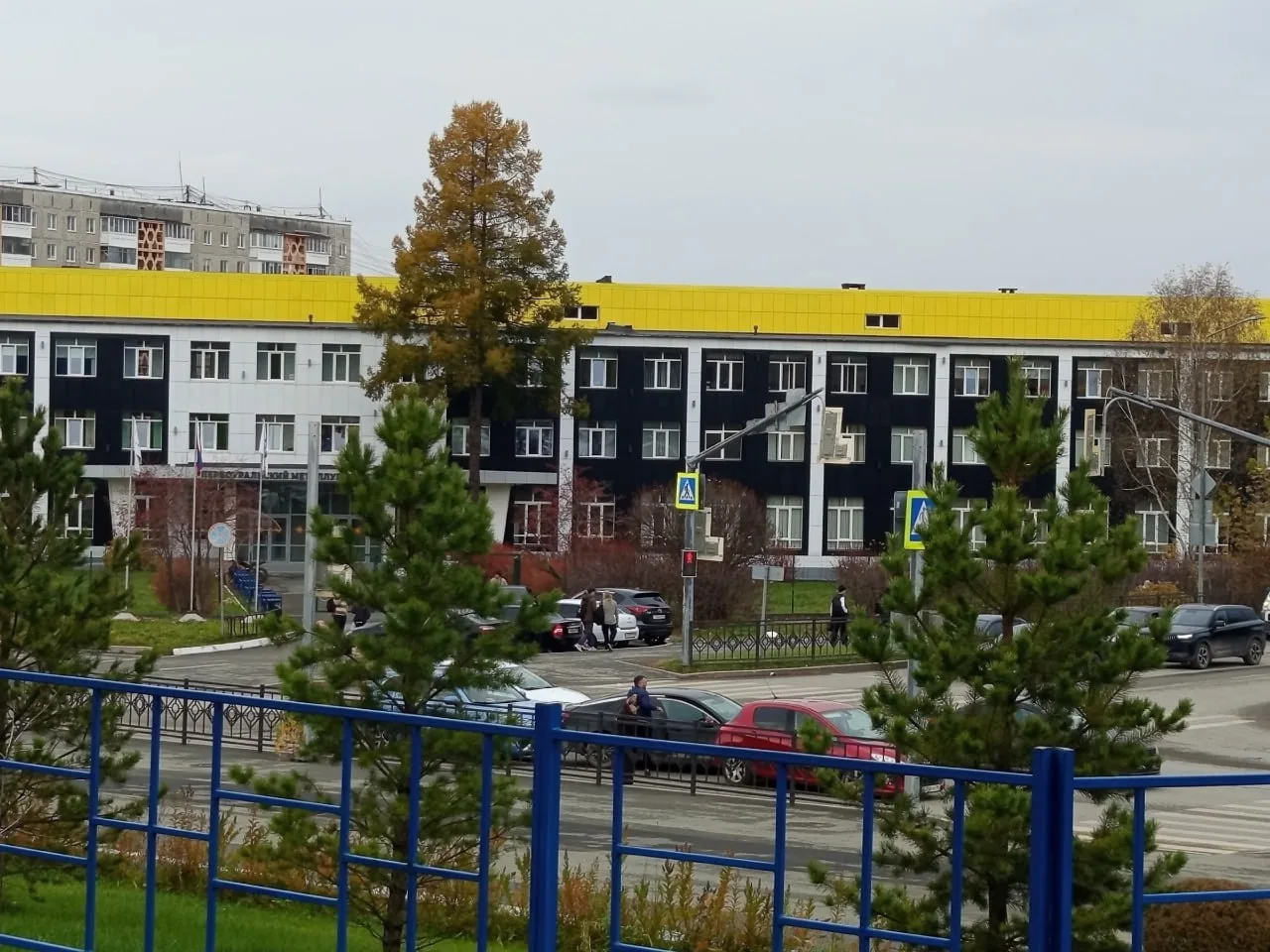 ☹️ Сегодняшнее ДТП-паровозик Космонавтов — пр. Ильича.