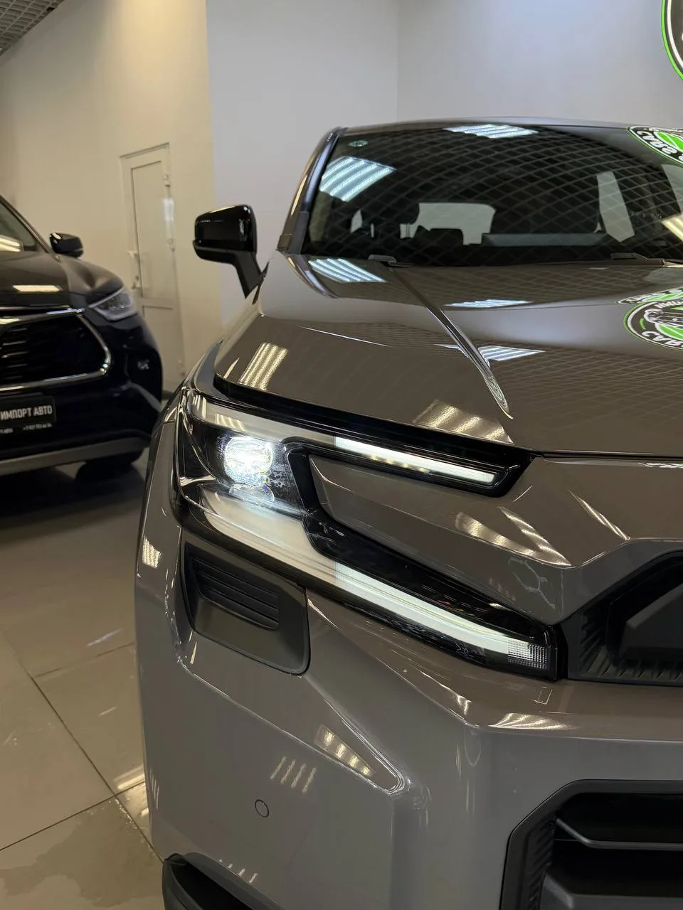 🚘 RAV4 в сером цвете вручена своим владельцам✔️