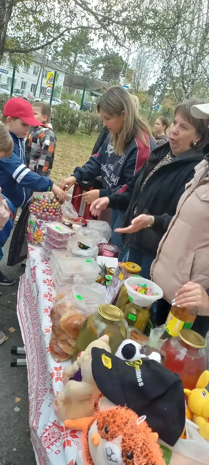 «Осень — щедрая пора»: школьная ярмарка в МКОУ СОШ №2 🌾🍎🥧