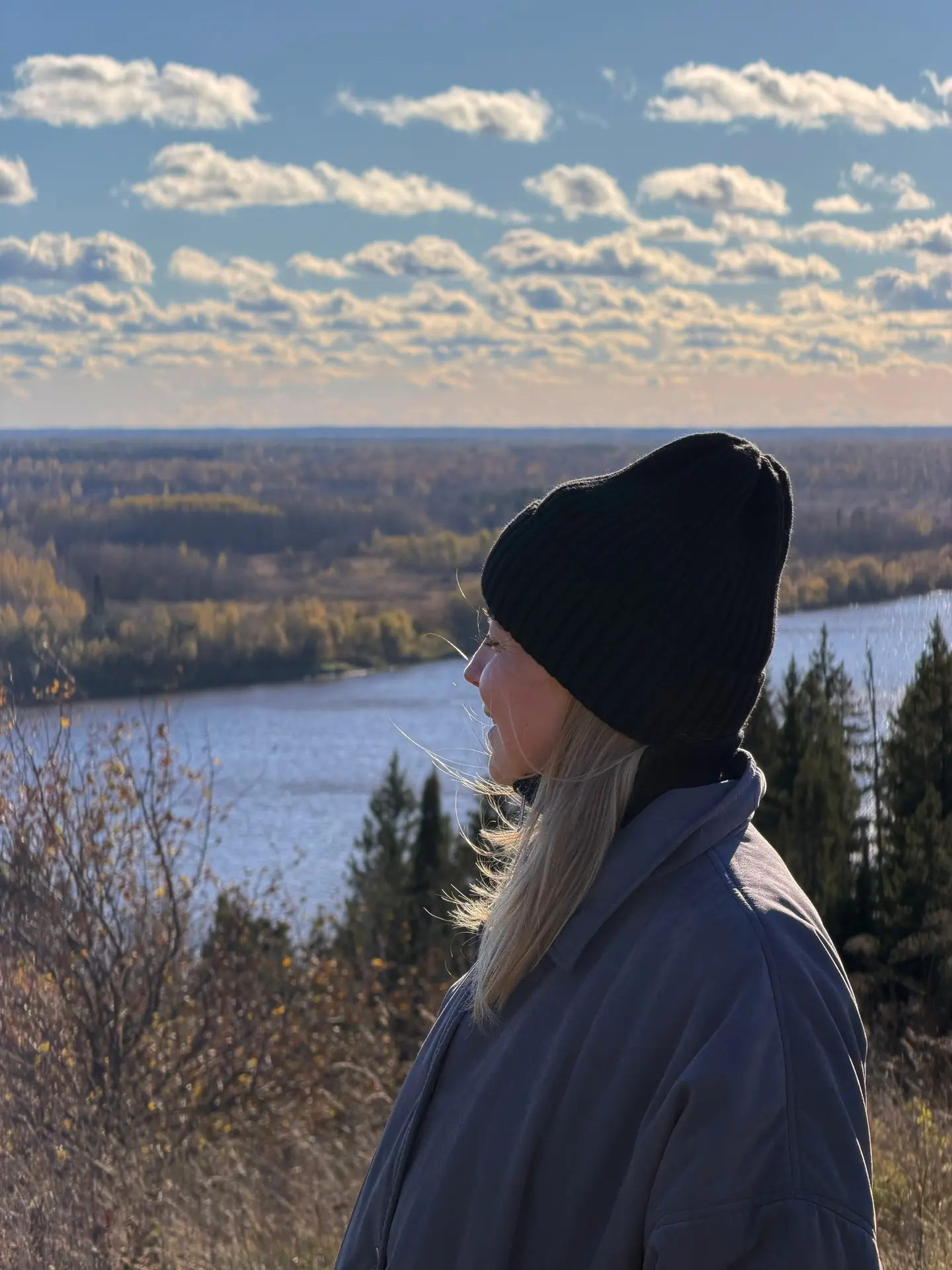 Нам ещё так с погодой повезло! Нашагали 10 тысяч шагов, зашли за Искровской колбасой! Б...