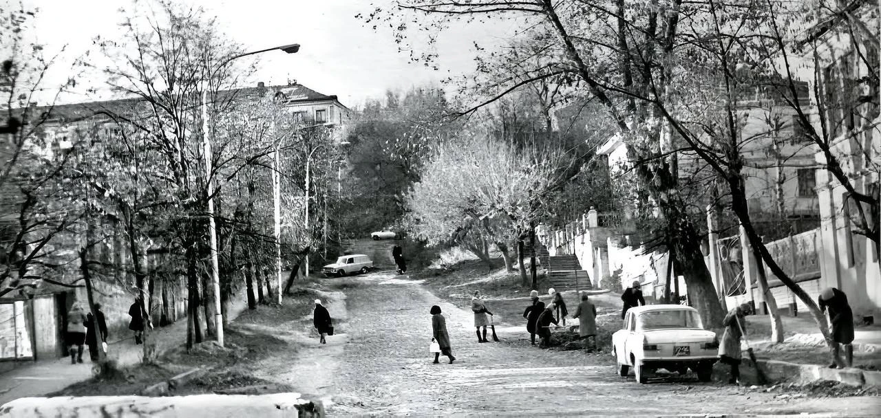 Вид на улицу Горького (начало)