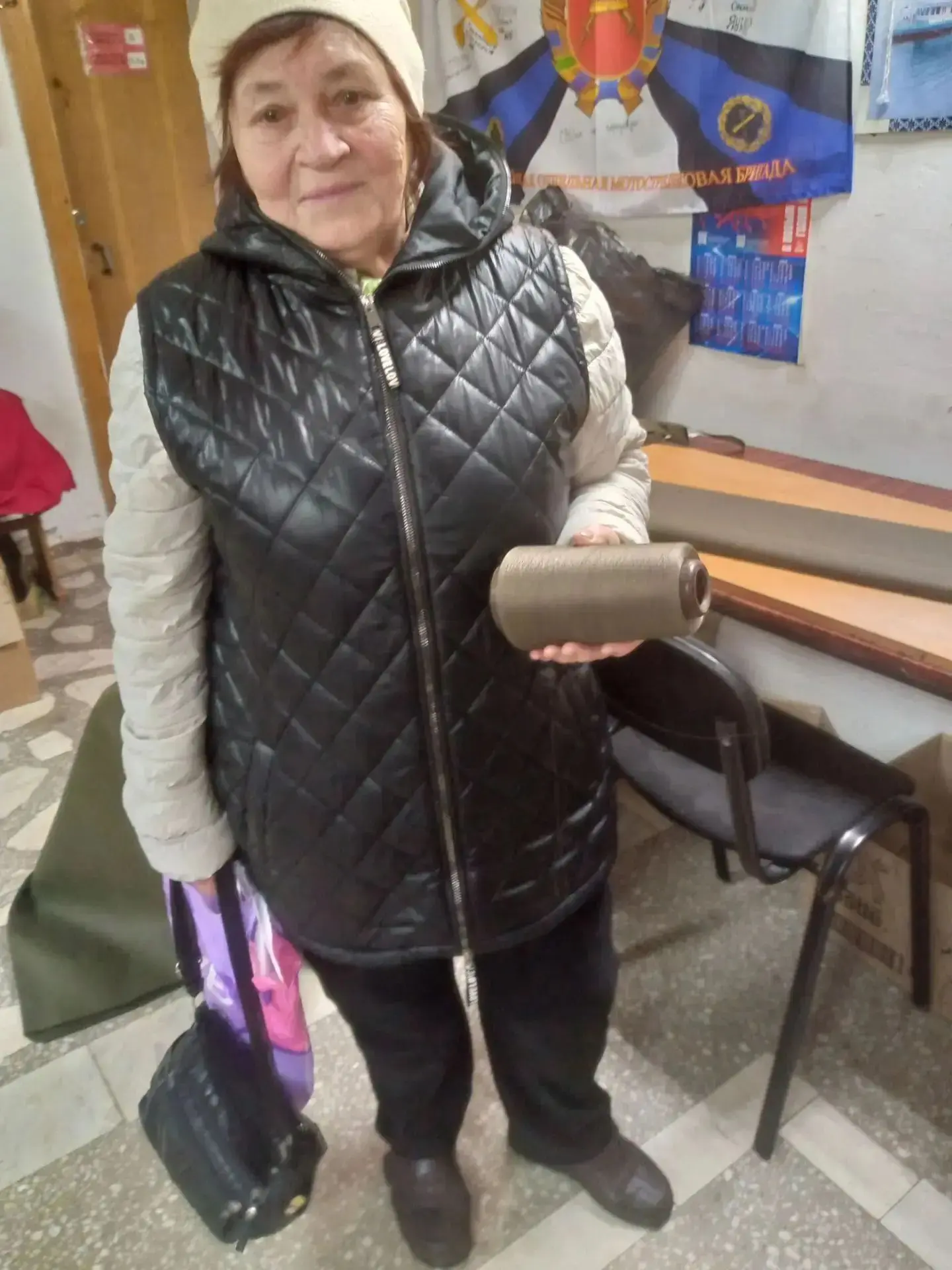 Сегодня в гости к нам заходила Денисова Варвара Ярославна 😊, принесла ниточки для шитья.