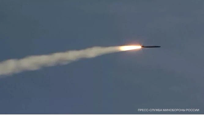 Российский атомный подводный крейсер «Новосибирск» поразил цель  крылатой ракетой "Кали...
