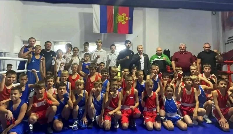 Юные боксёры показали характер на турнире в Темрюке