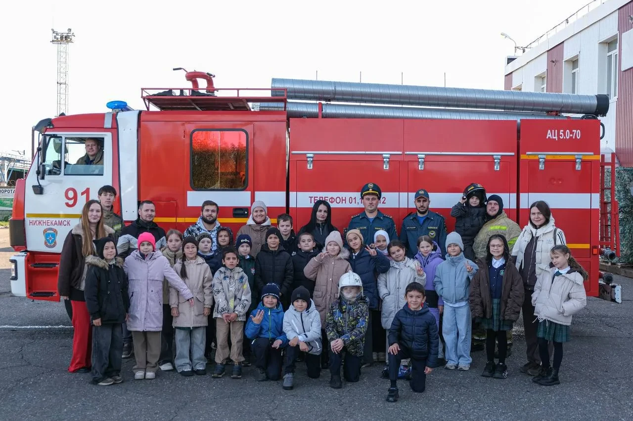 Пожарные Нижнекамска устроили день рождения девятилетней школьнице