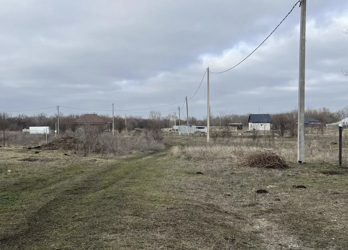 Зем.участок под ЛПХ (возможно переоформить под ЛЖС) в спальном мкр-не Южный, ст.