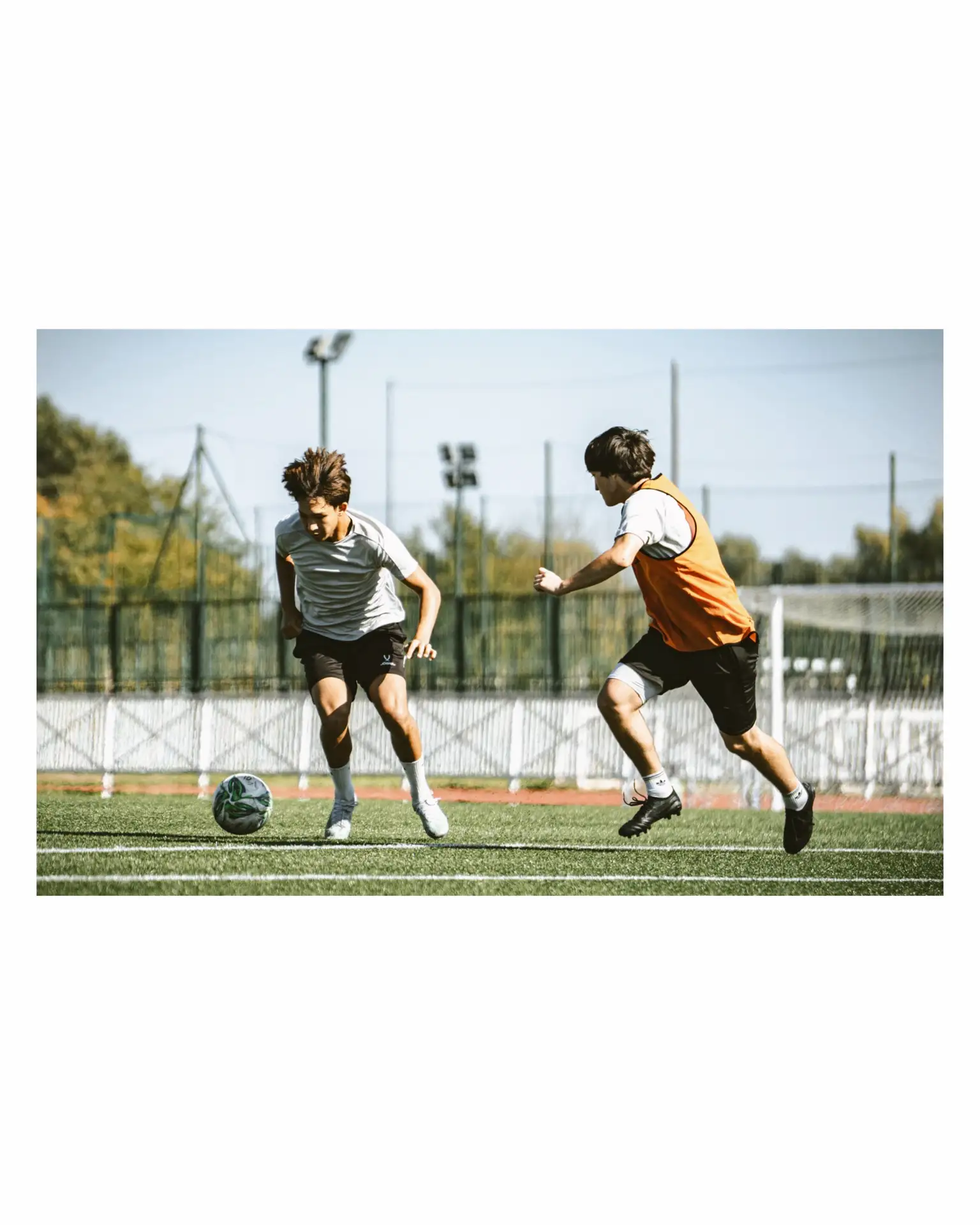 ⚽️ Следом за младшими товарищами на поле «Андрей-Арены» вышли парни 2010 года рождения....