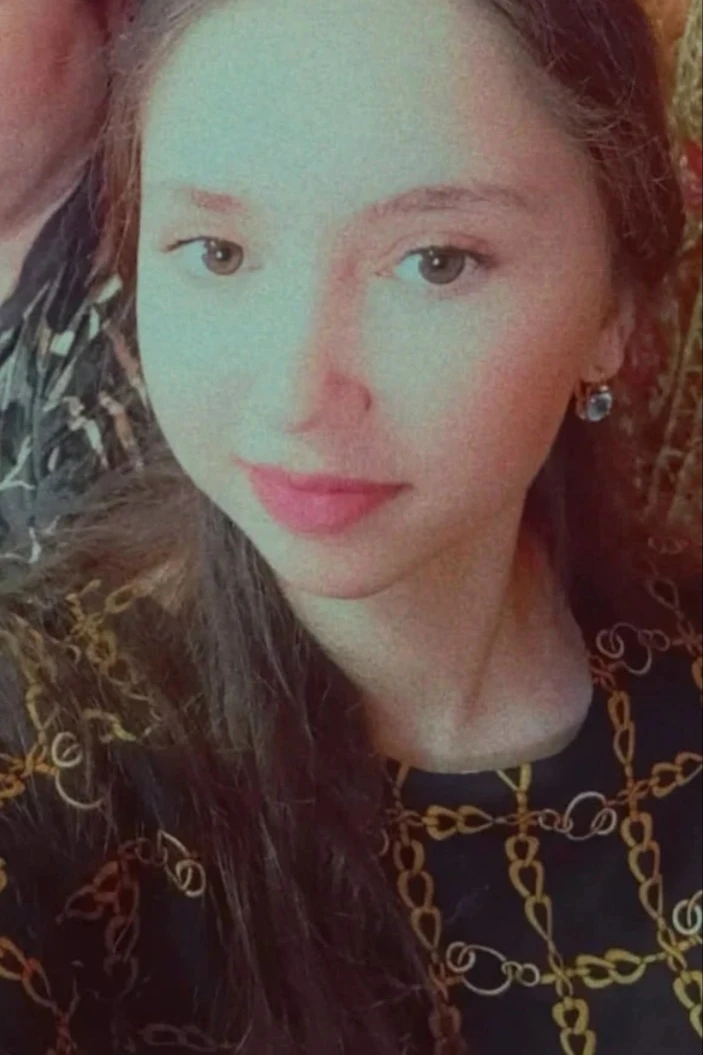 Здравствуйте, помогите пожалуйста найти девушку!!!!!!! Оглы Снежана Ивановна 31.05.2005...