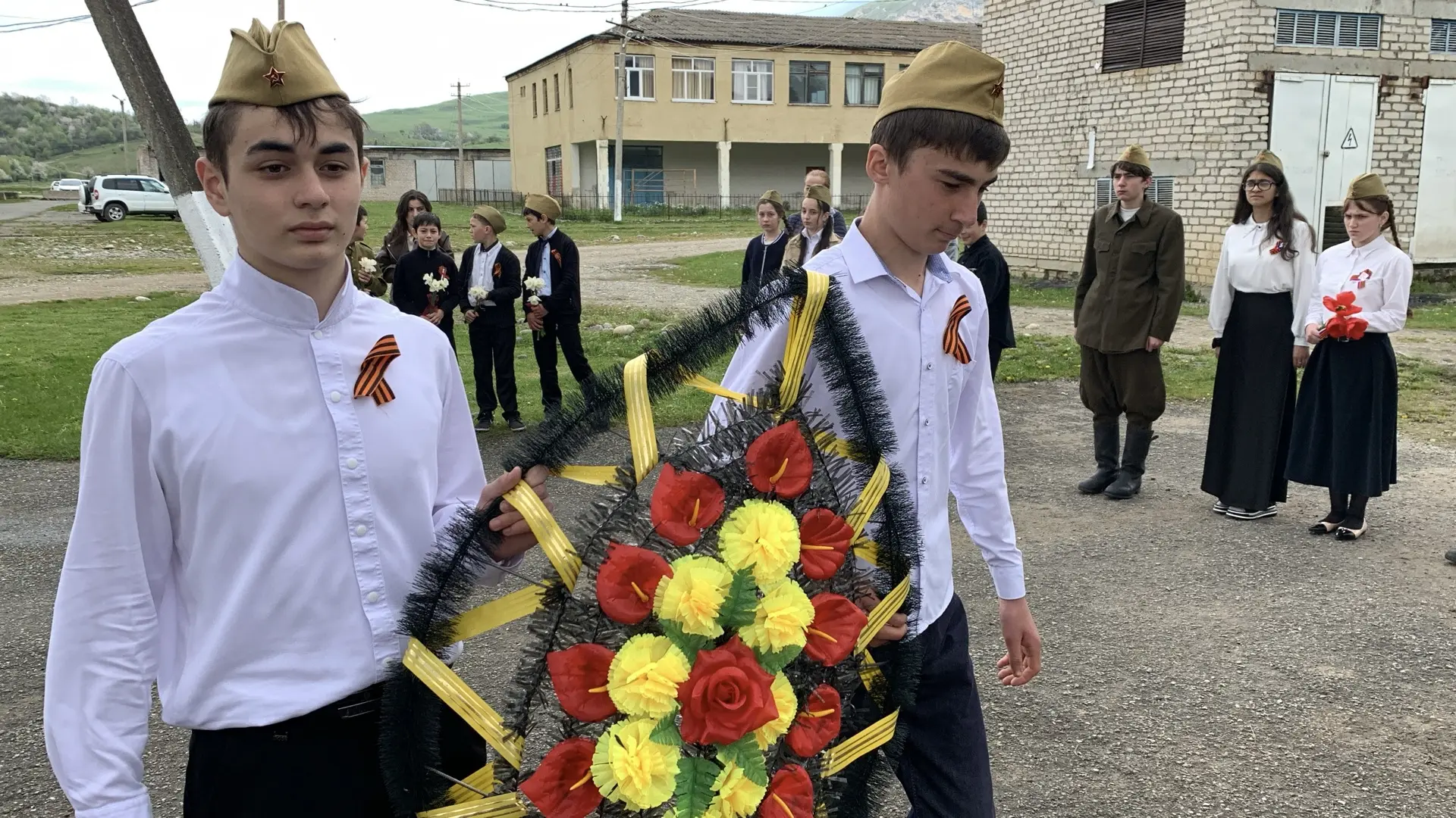 🌹Память о героях: возложение цветов к памятнику🇷🇺