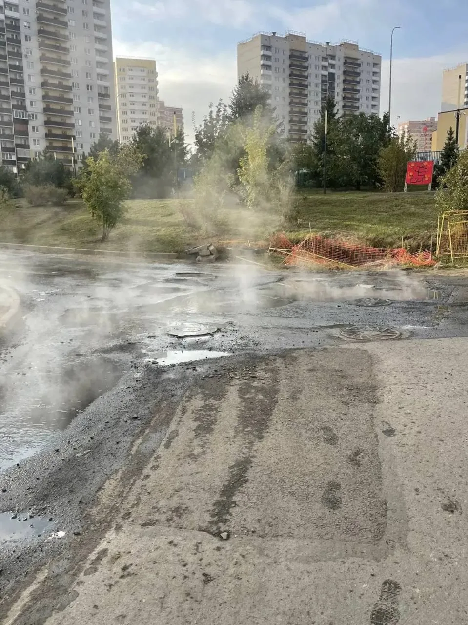 Виталий Ломиворотов поможет жителям Суворовского разобраться с коммунальной аварией
