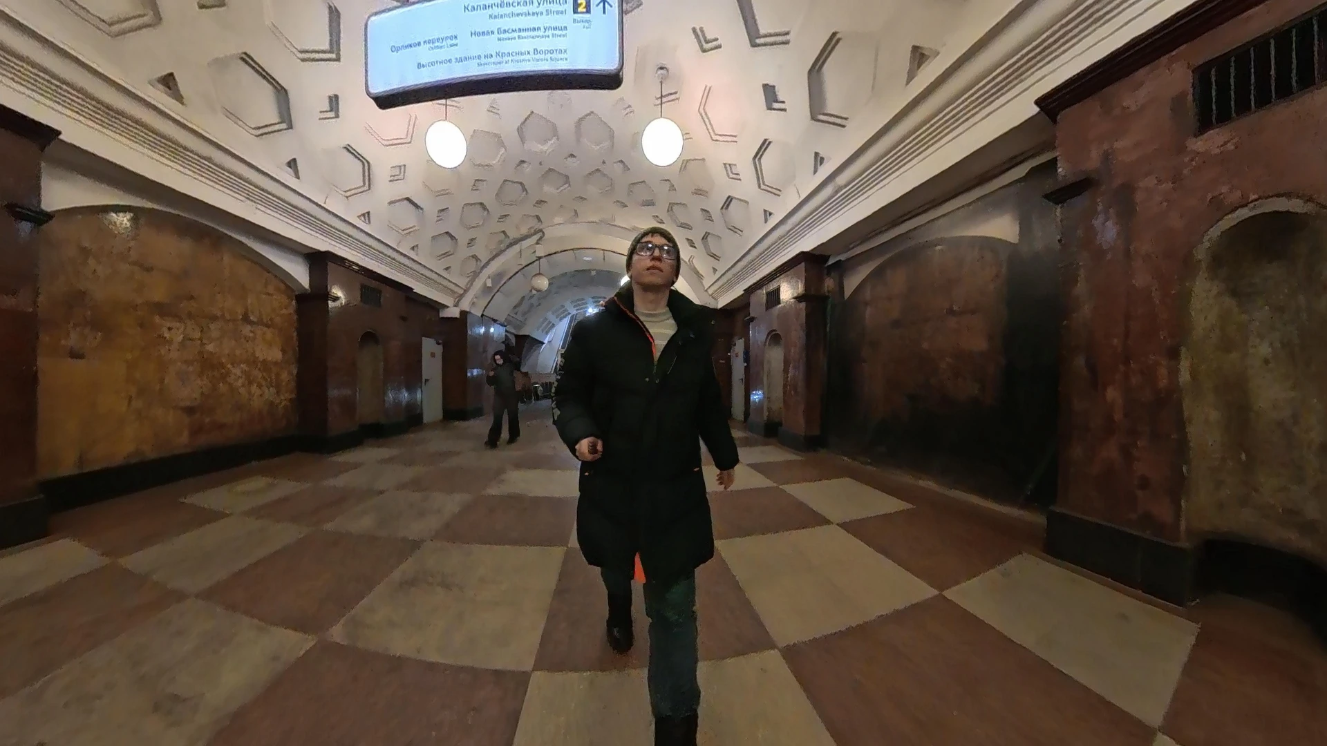 Октябрь в Москве: батареи, клубы и урок для американки
