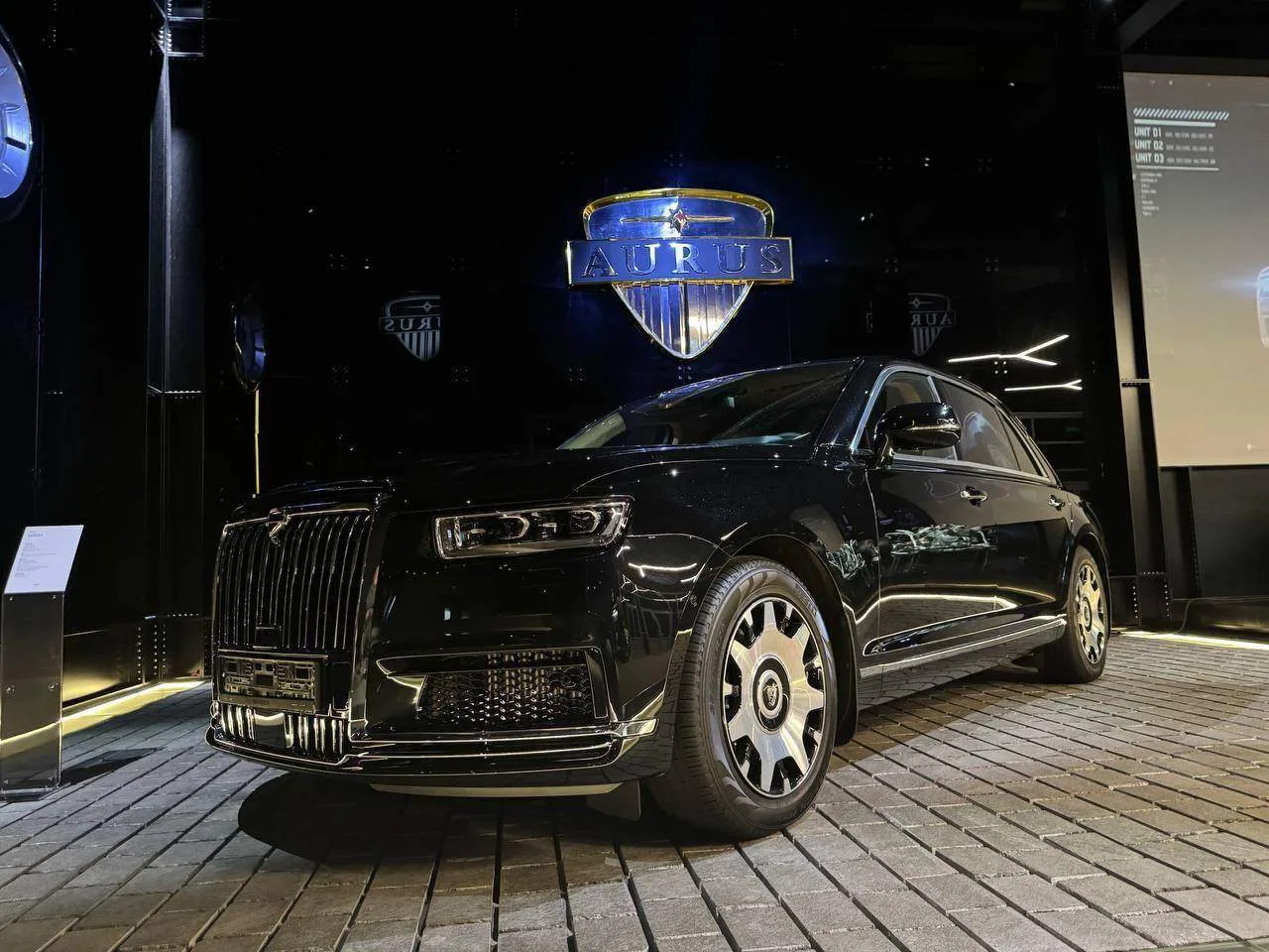Обновлённый Aurus Senat будет стоить как Rolls-Royce Phantom.