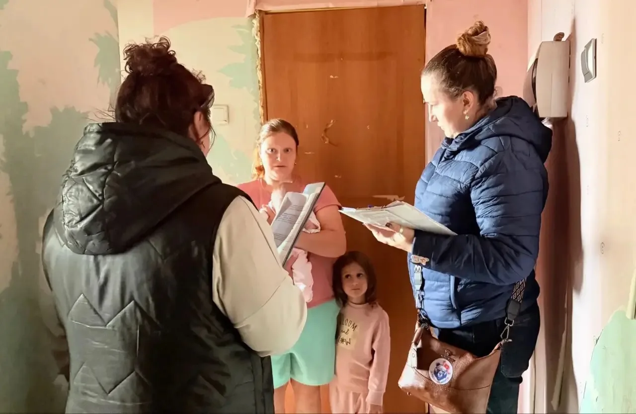Рабочая группа муниципальной комиссии провела межведомственный рейд по семьям, находящи...