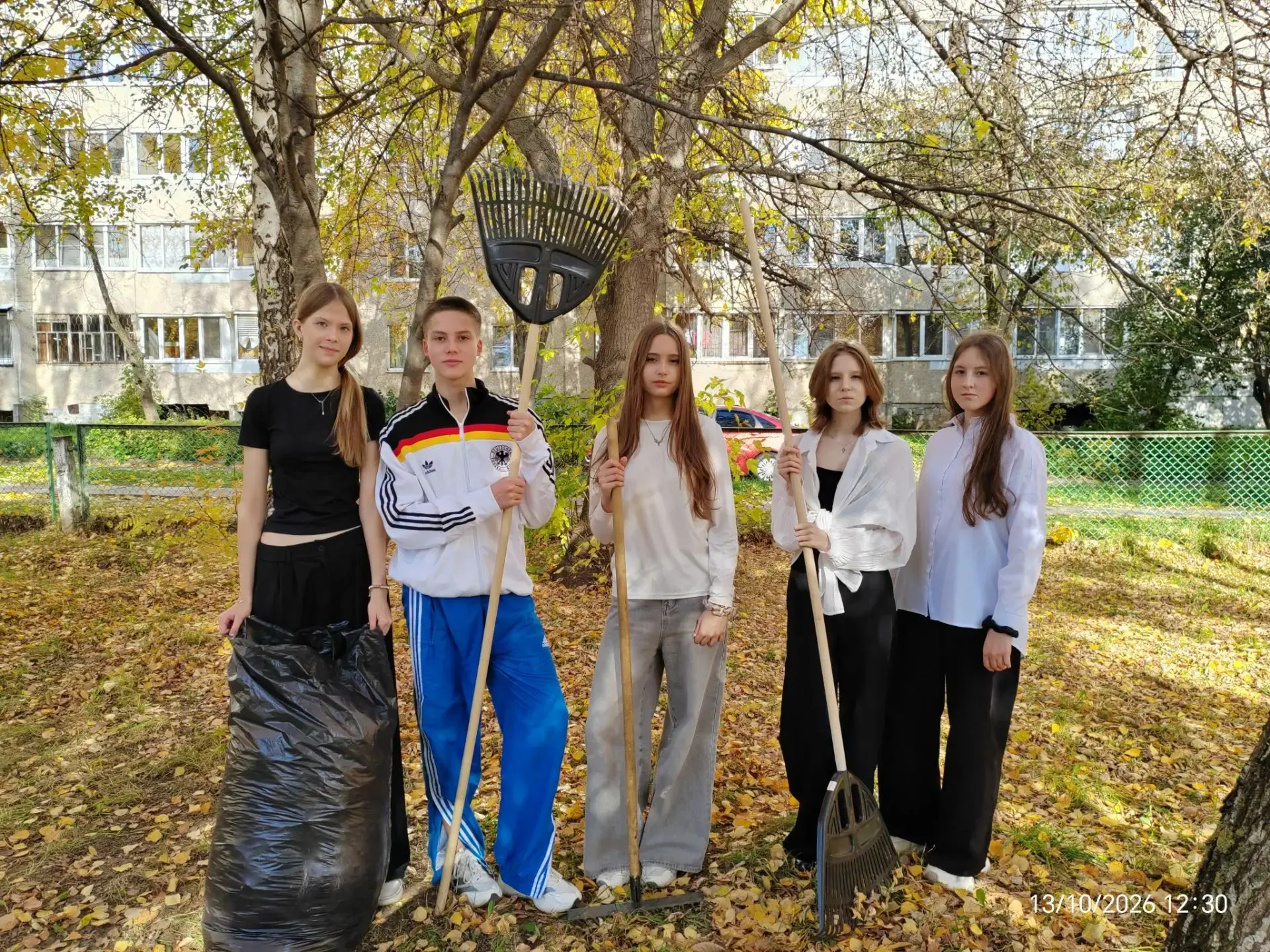 🍂 9 КЛАССЫ НА УБОРКЕ ТЕРРИТОРИИ