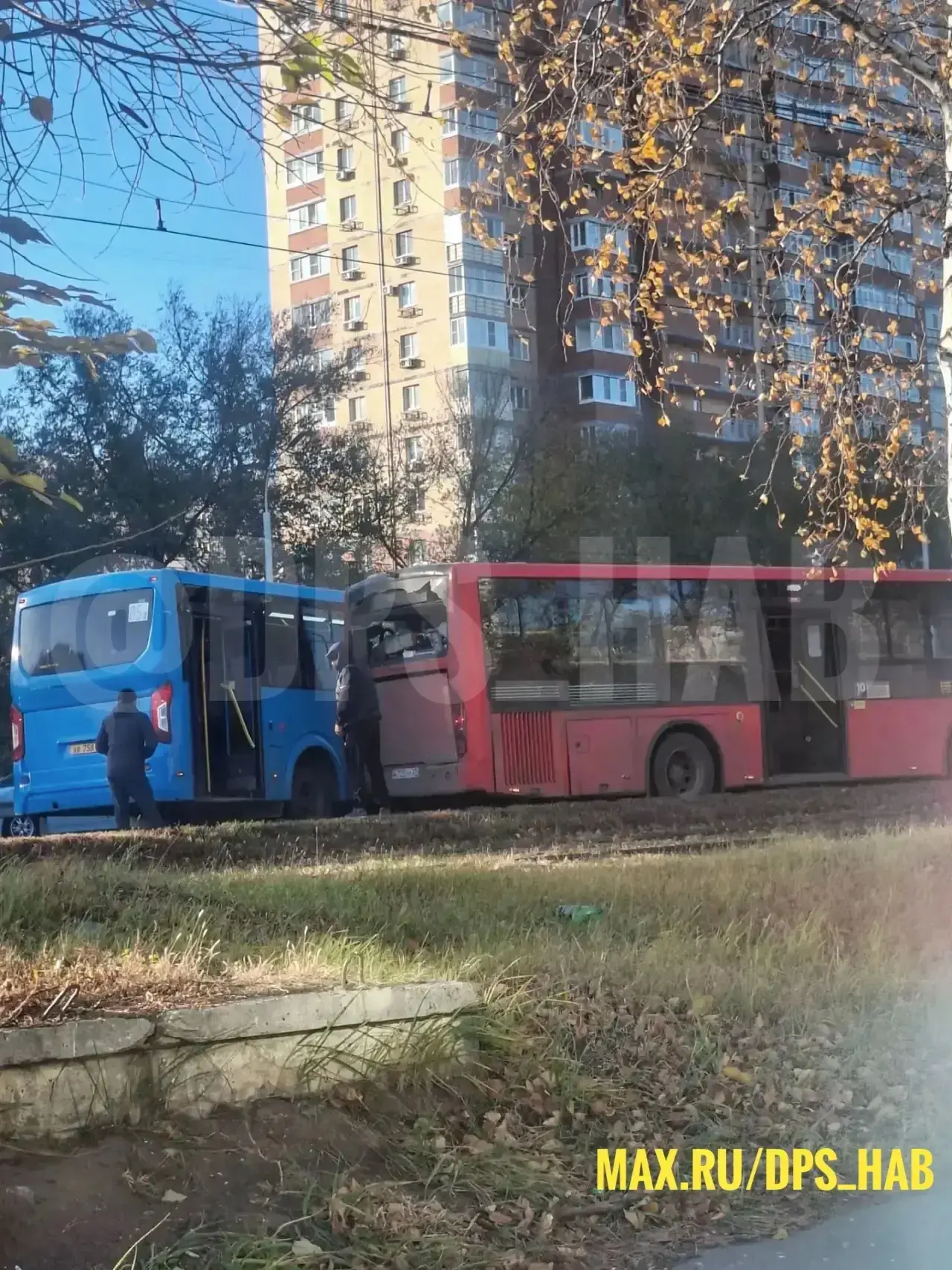 Гонки автобусов закончились ДТП в Хабаровске