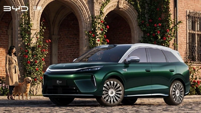 BYD показала официальные изображения интерьера кроссовера Tang третьего поколения — фла...