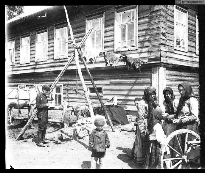 Фотографии Вятская губ, Глазовский уезд. д. Караул. Фотограф Щенников Клавдий Васильеви...