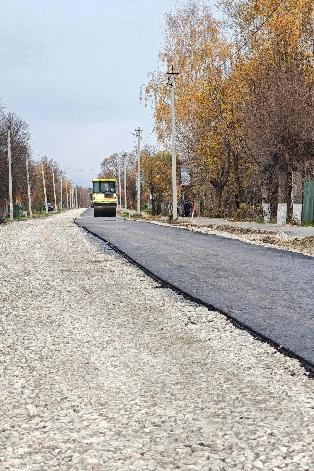 🚜В Юже продолжается капитальный ремонт участка дороги по улице Арсеньевка. Сегодня под...