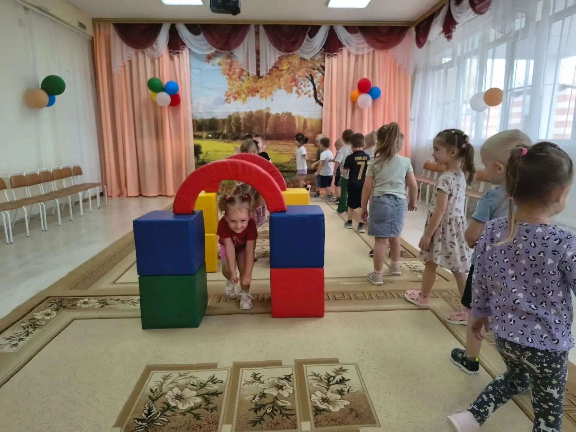 Занятия физкультурой в средней группе.🤸