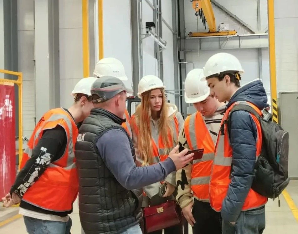 🏭 Смоленск:  студенты познакомились с производством «KOBLiK GROUP»! 🏭