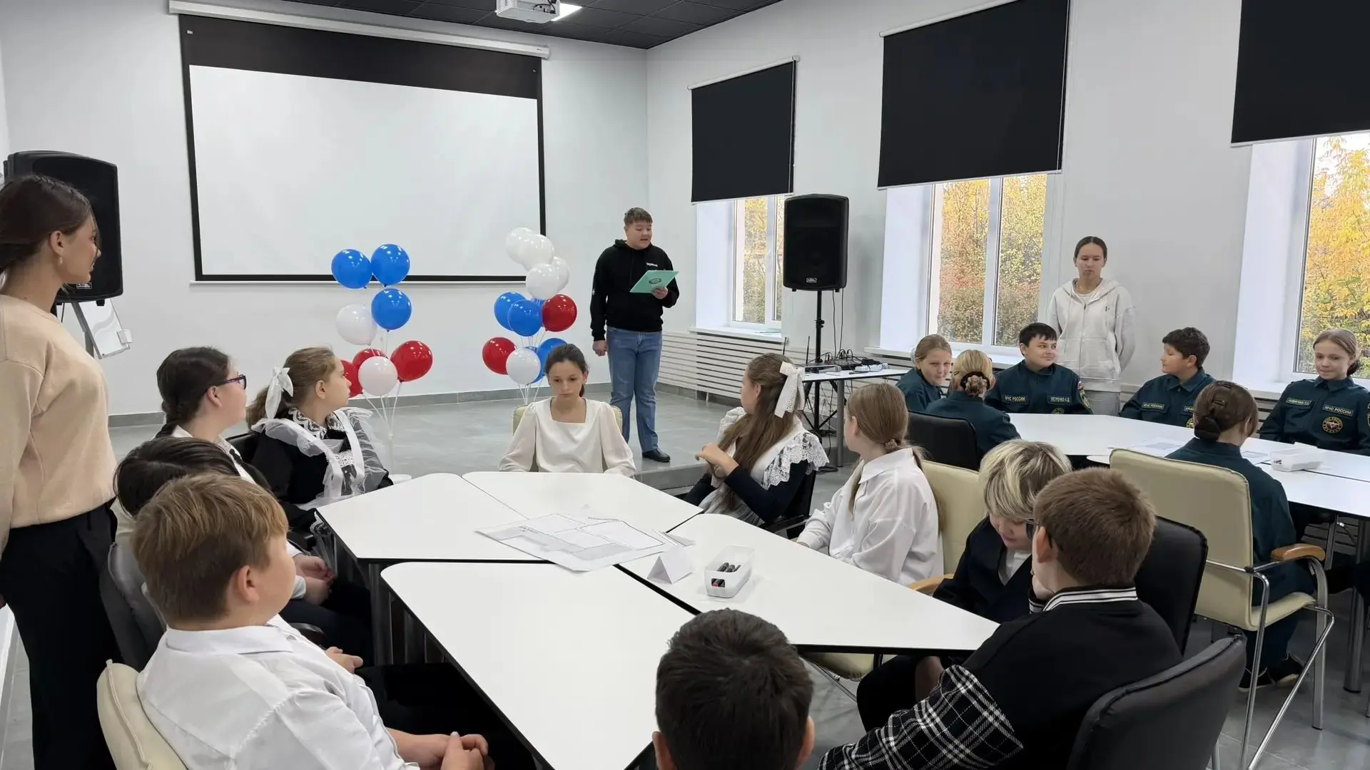 🚩Сегодня волонтёры нашей школы провели проектную игру «Комфортный школьный двор»💯