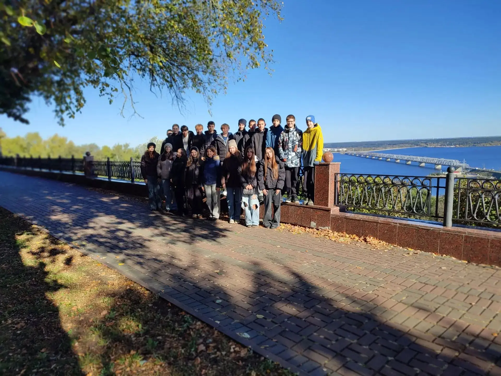🍁05.10.26, ученики 8 Б класса МБОУ"Гимназия 24" стали участниками  автобусно- пешеходн...