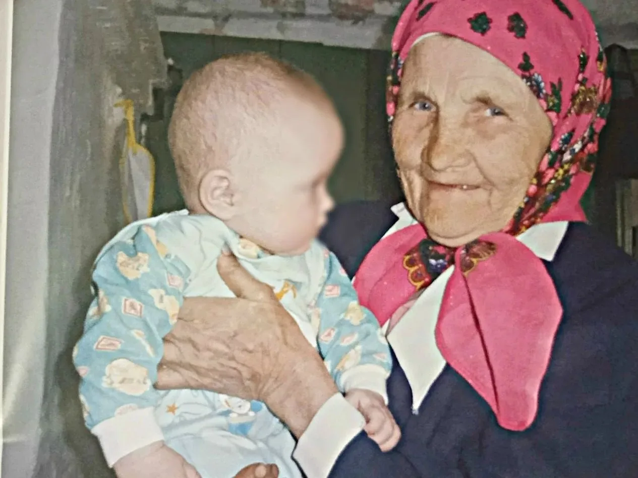 🎂 Жительница Прикамья Анфиса Трясцина отметила 100-летний юбилей в окружении большой с...
