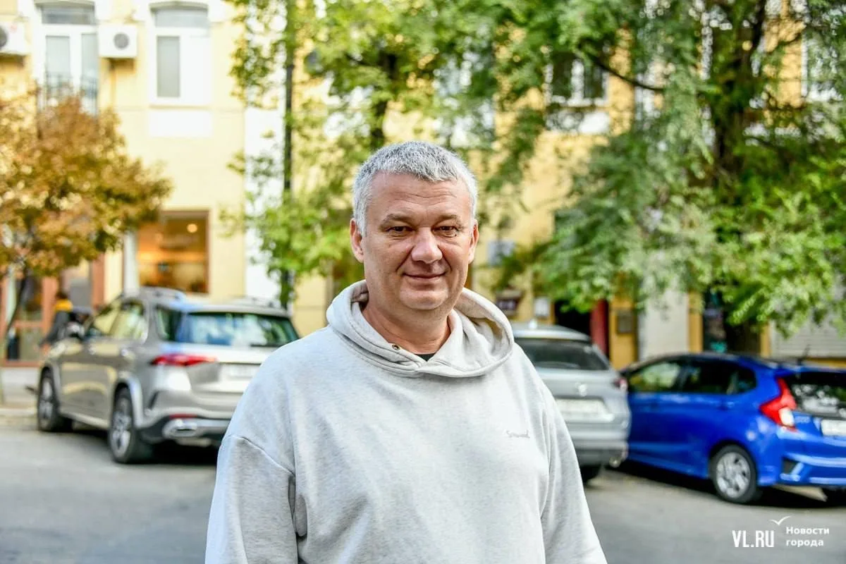 Юриста и гражданского активиста Максима Чихунова задержали за демонстрацию запрещённой ...