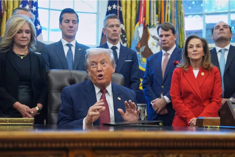 Администрация Дональда Трампа смягчила требования к топливной экономичности новых легко...