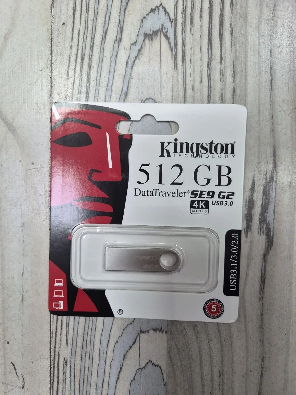 USB-накопитель 512 ГБ