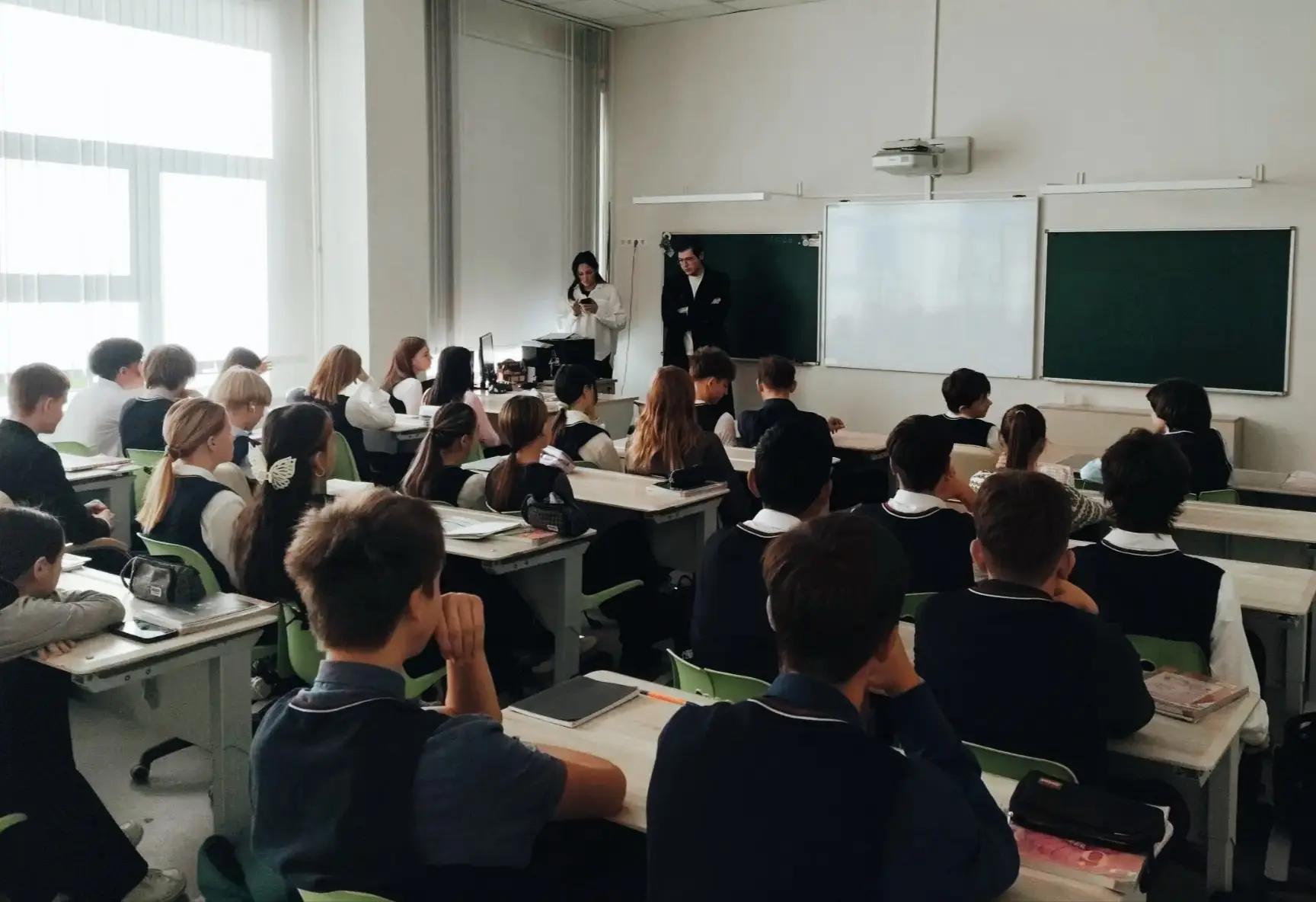 🎉 Сегодня в МАОУ «СОШ №81 имени Евгения Ивановича Стародуб» прошла важная встреча!  🎉