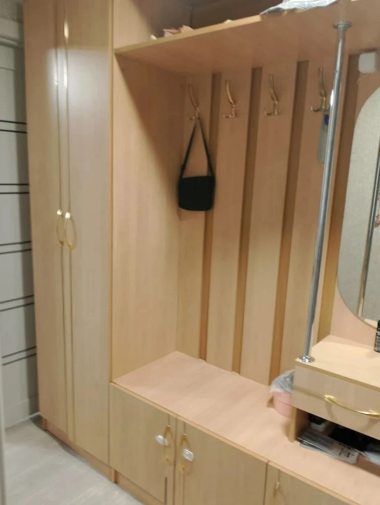 Продам шкаф. Высота 210, длина 180, глубина 48. Цена 5000 , писать в ЛС. Самовывоз.